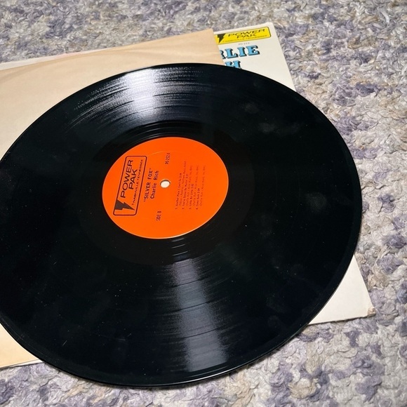 Charlie Rich. - The Silver Fox- vintage vinyl record from 1974 - Picture 9 of 9